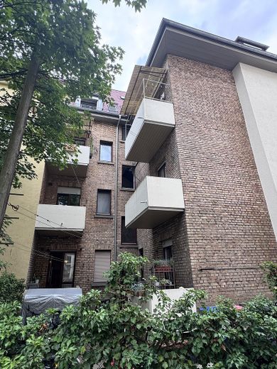Bez prowizji! Urocze wynajęte 2-pokojowe mieszkanie w kamienicy (ok.51 m²)+balkon w Südweststadt – Gebäuderückseite