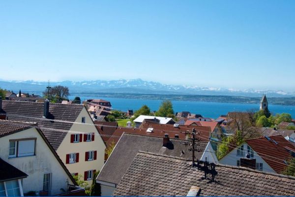 Attractive three-family house with a dream view of the lake, prime location in Meersburg vineyards, very quiet, cul-de-sac!