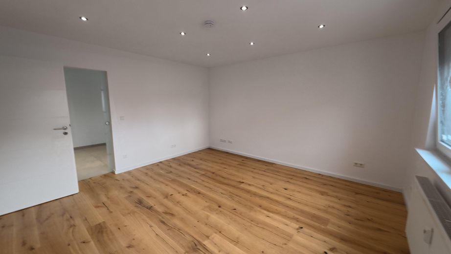 ++TOP komplett neu renovierte 2 ZKB++neue Einbauküche++Balkon++Parkett – Foto 21