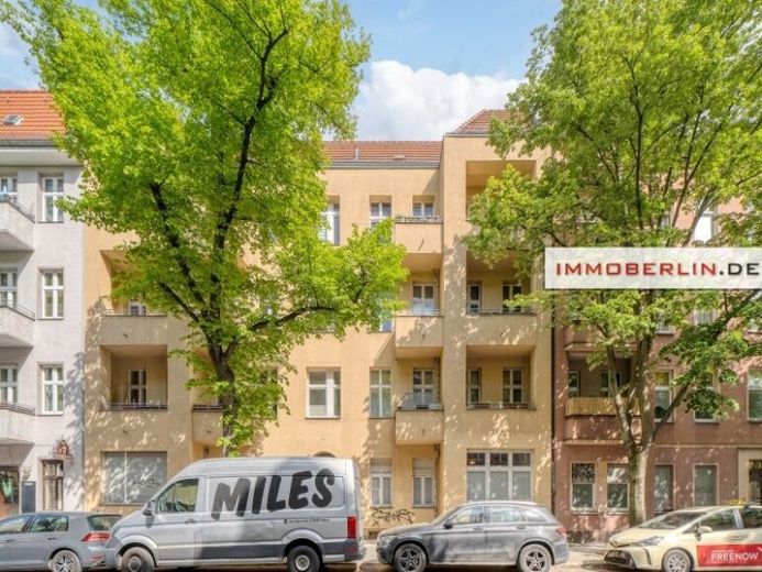 IMMOBERLIN.DE - Charmante Altbauwohnung mit Westloggia zwischen Urbanität & Natur – Foto 1