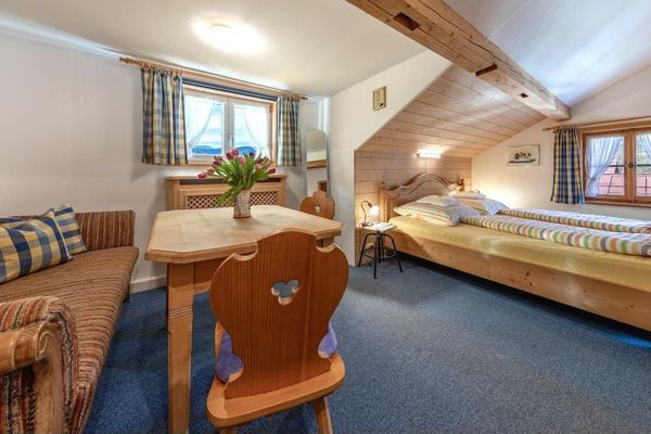 Louer un appartement meublé de 2 pièces dans un emplacement privilégié à Schliersee pour 1 à 6 mois à partir du 15.9.26