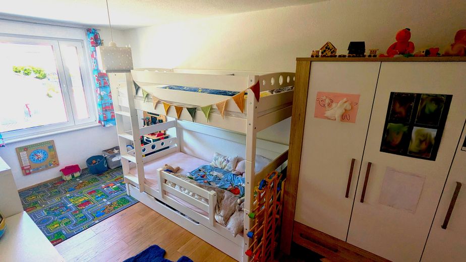 Neuwertige Doppelhaushälfte in Ebersbach/Fils – Kinderzimmer / Arbeitszimmer