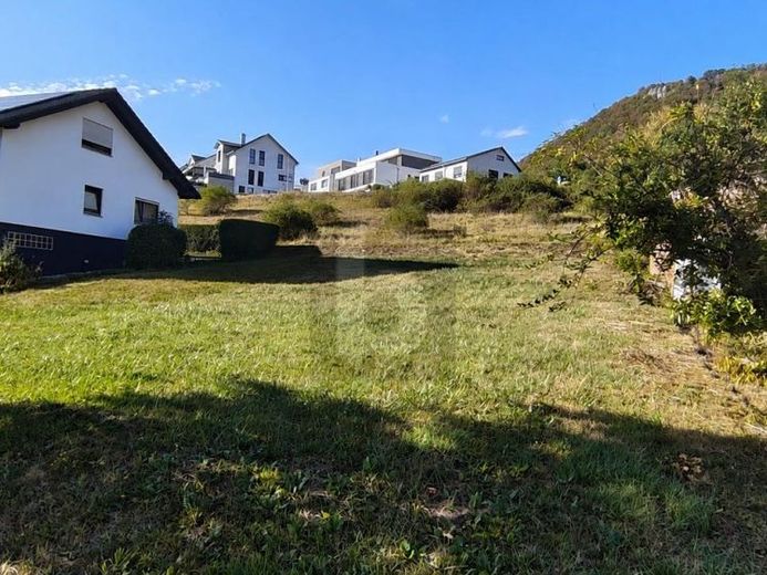 DREAMILY IDYLLIC BUILDING – Photo 1