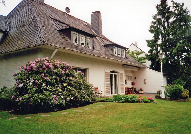Representative villa on park-like grounds in Düsseldorf-Urdenbach – Garten