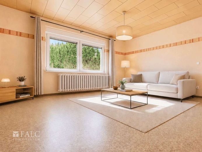 Provisionsfrei! Familienfreundliches Einfamilienhaus in ruhiger Wohnlage – Wohnzimmer digital eingerichtet