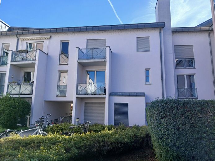 Affascinante bilocale con balcone e posto auto in autorimessa interrata — Regensburg-Galgenberg – Aussensicht zum Westbalkon