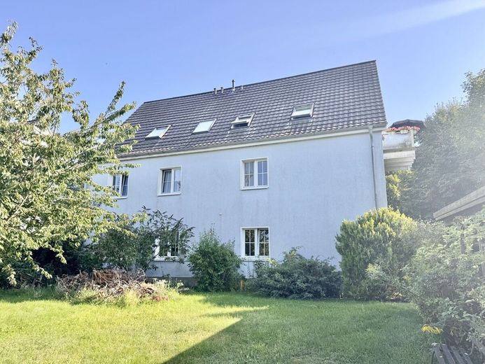 HORN IMMOBILIEN ++ Rechlin an der Müritz vermietetes Mehrfamilienhaus zu verkaufen – Hausansicht Rückseite