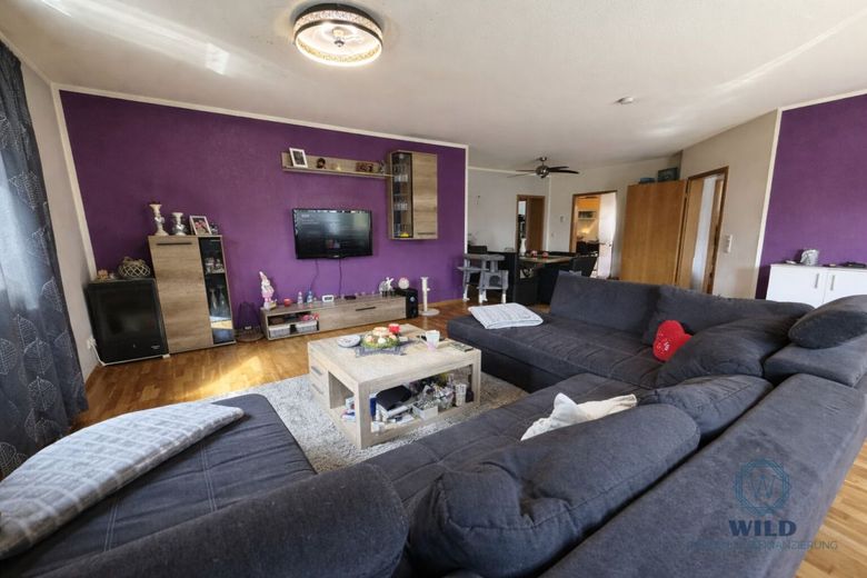 Neuer Preis! 3-Zimmer-Wohnung mit Terrassenflair in ruhiger Lage von Riegelsberg! – Wohnzimmer