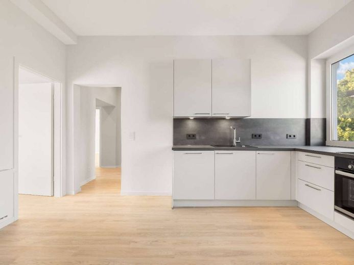 Topmodern & großzügig: Helle 3-Zimmer-Wohnung mit Charme – Ansicht II: Küche