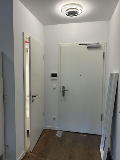 Exklusive, voll möblierte Neubauwohnung (2024) | U5 Friedrichsfelde | Sofort bezugsfertig – Videogegensprechanlage