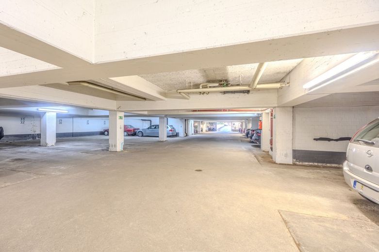Attraktives Rahlstedt: Balkon miot 2-Zimmer Wohnung mit Tiefgaragenplatz kutzfristig verfügbar. – Garage