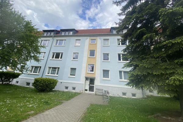Groitzsch* helle 3 Zimmer-Wohnung *gr.Wohnzimmer*neuer Fussboden* sep. Küche*Tageslichtbad*