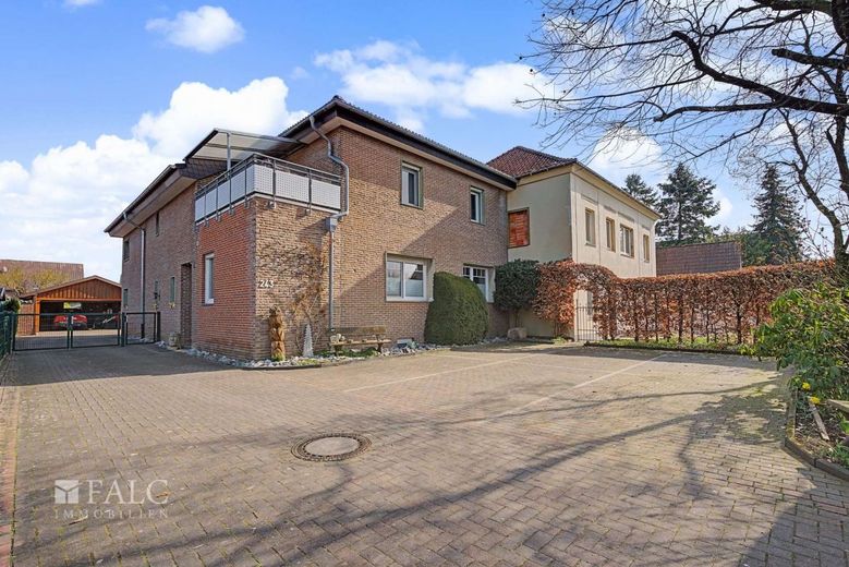 Seltene Gelegenheit in Dülmen - Großzügiges Mehrgenerationenhaus auf traumhaftem 1.335 m² Grundstück – Außenansicht