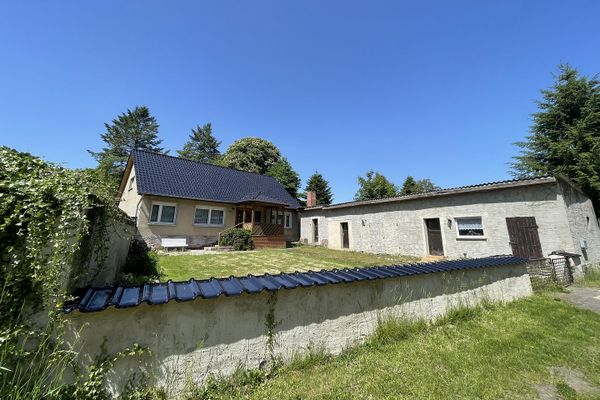 Casa con terreno edificabile in posizione privilegiata