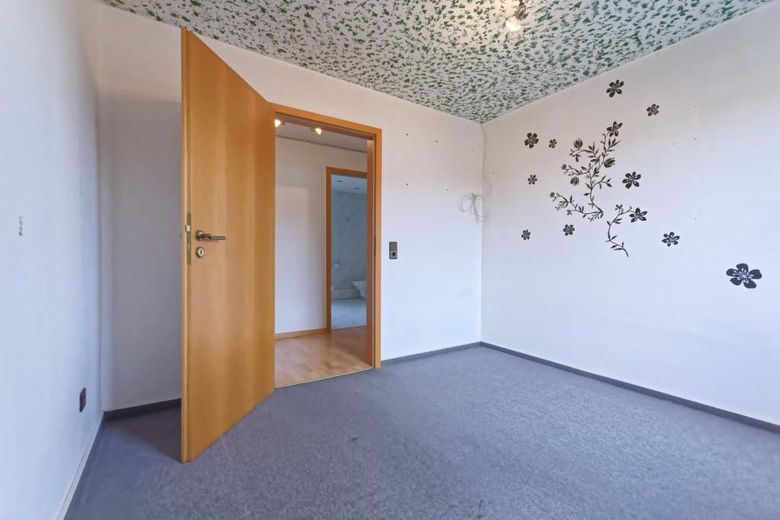 SENZA PROVVIGIONE: Luminoso appartamento di 4 locali a OB-Sterkrade -Eccellenti condizioni energetiche! – Kinderzimmer