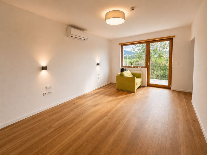 Modernize edilmiş müstakil ev | 196 m² yaşam alanı | 1.382 m² arsa | hemen taşınmaya hazır – Elternschlafzimmer mit Klima