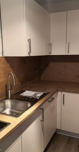 %8,6 getiri sağlayan, merkezi ve pastoral eski şehir konumunda çok aileli konut binası – Küche aus Wohnung 6 
