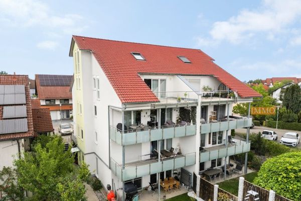 IMMORath.de - Großzügige Maisonettewohnung mit 5 Zimmern und Balkon mit Aussicht