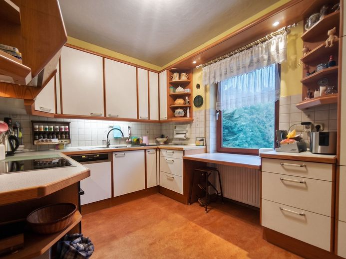 6-Zimmer-Einfamilienhaus in Ruderting mit Pool & Blick ins Grüne – Foto 11