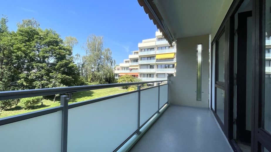 Kapitalanlage mit Seltenheitswert: Appartement mit Balkon, Indoor-Pool und Garten in Wi-Sonnenberg – Balkon