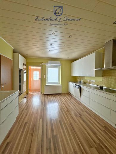 "Haus im Haus" 5-ZKB Wohnung + Stellplatz in Top-Lage nahe der Uni – Ansichtküche