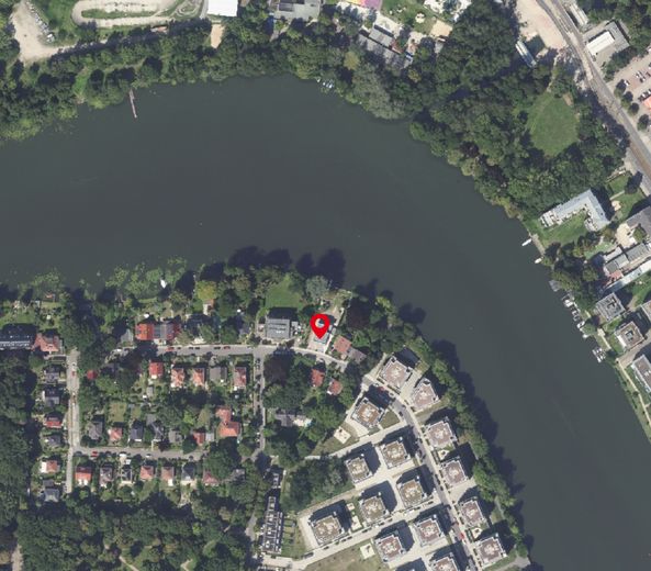 Vistas despejadas de 180° al Spree y vistas a zonas verdes - ático tipo maisonette en casa de tres viviendas – Luftbild