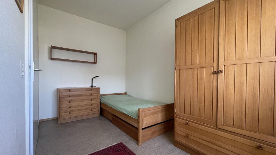 Großes, helles Reihenendhaus mit Garten in Stutensee-Blankenloch – direkt bezugsfertig – 14_ 1.OG Gästezimmer