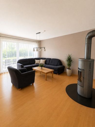 Bifamiliare moderna con potenziale di ampliamento – EG_WohnEsszimmer_2