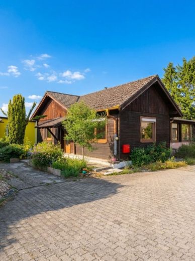 Sanierungsbedürftiges Bungalow mit Nebengebäude &amp; Garage und Keller in Röttenbach – BG+EFH Röttenbach 2ki 006