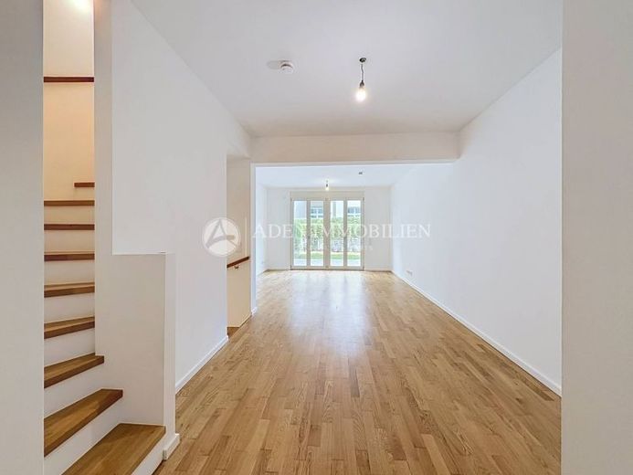 Modernes Wohnen auf zwei Ebenen – Exklusive Maisonette in Berlin-Weißensee – Foto 1