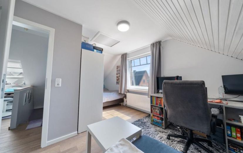 Einfamilienhaus Freistehend - großräumig saniert – Kinderzimmer DG