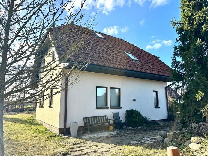 HORN IMMOBILIEN ++ ca. 8 km bis Neubrandenburg ++ ein großes Haus mit 5 Zimmern – Nutzen Sie Ihre Chance!