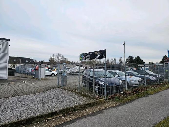 AUTOHANDEL-AUTOPLATZ- AUTOVERMIETUNG-VERKAUFSPLATZ-FREIFLÄCHE – Foto 10