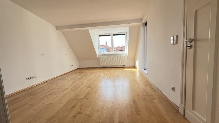 Außergewöhnliche 248 qm große Maisonette-Wohnung (4.OG & DG) mit Terrasse/Balkon/Loggia nahe Ku´damm – Schlafzimmer im DG