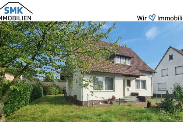 Attenzione artigiani – Ampia casa familiare con grande potenziale su un terreno di ca. 971 m²!