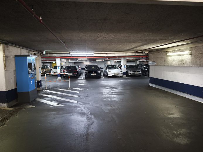 *** Büro am Marienplatz Stuttgart sofort frei *** – öffentl. Tiefgarage