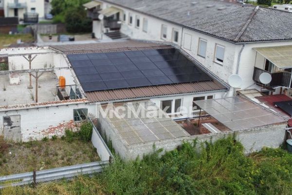 Abitare a buon prezzo come nel proprio bungalow – con terrazza, posto auto e impianto fotovoltaico