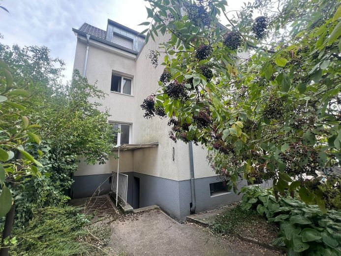 charmante Erdgeschoßwohnung mit kleinem Garten – Garten