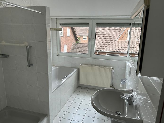 Zentral aber ruhig, Wohnung mit 3 Zimmern und großem Balkon – Foto 28