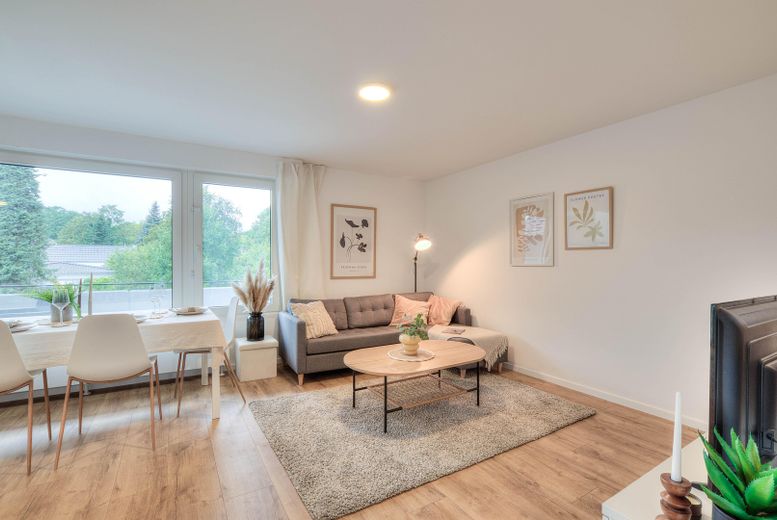 Bezugsfrei & modern: Helle 3-Zimmer-Wohnung mit Balkon – Foto 1