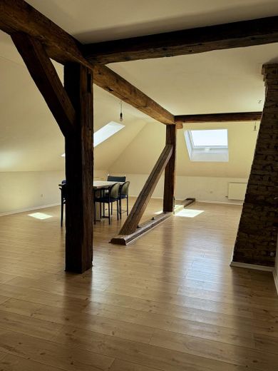 2,5-Zimmer-Dachgeschosswohnung mit ca. 100 m² – Foto 3
