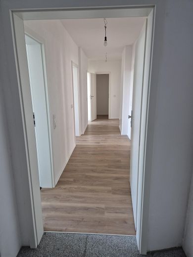 Ihr neues Zuhause in der Innenstadt: 4ZKB, kompl. saniert, mit Einbauküche – Foto 32