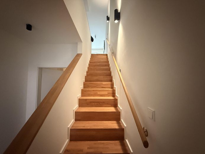 2 Katta Yaşam - Neues Wallufer - Lübeck – Innenliegende Treppe