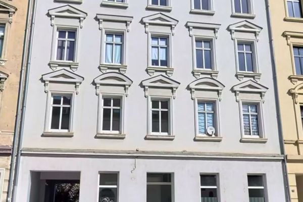 Einheit mit 2 Gewerbemietern zu verkaufen. Mieteinnahmen 4800€ p.a. - 8% Mietrendite!!
