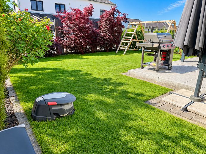 Moderne Doppelhaushälfte in Postau – 137 m² mit Garten, Terrasse & Garage – Foto 4