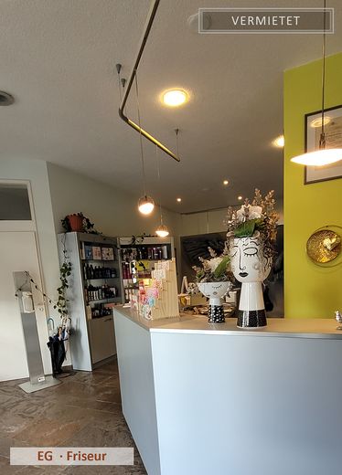No commission: Residential & Commercial Building – Dental Practice, Hair Salon & 2 Apartments – Investment/Self-Use – Photo 6