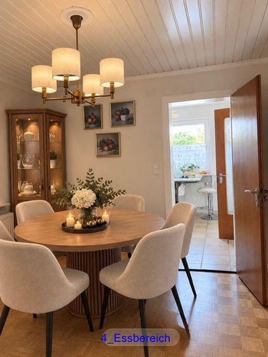 Viel Platz für Ihre Familie in einem gepflegten Reihenmittelhaus in Dachau – Essbereich