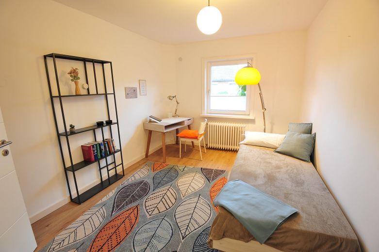 Arbeits-/Schlaf-/Gästezimmer