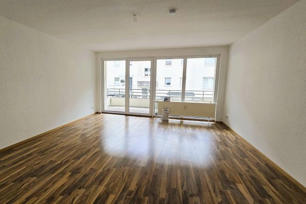 3 Zimmer Wohnung (92m²) im Ärztehaus in Langerfeld