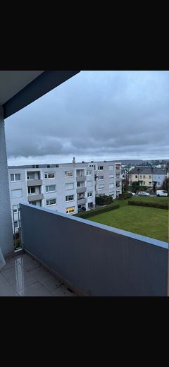 Reformada integralmente y moderna: apartamento de 2 habitaciones con cocina equipada y garaje propio en Gärtringen – Foto 4